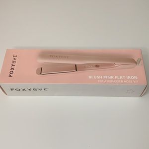 💕FOXY BAE Blush Pink Flat Iron🌸💞